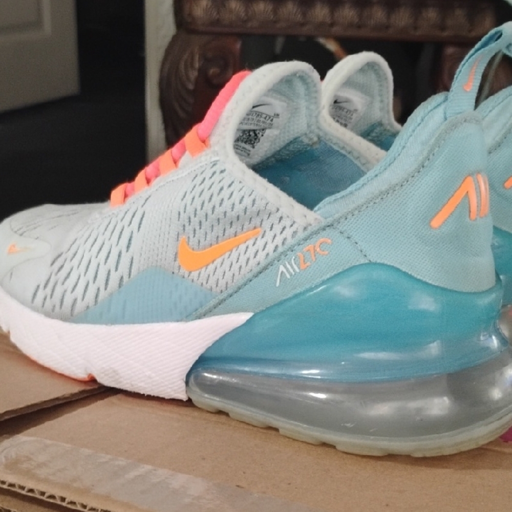 Nike Air Max 270 Light Blue and Orange Athletic Shoes Youth 4.5 Women’s 6